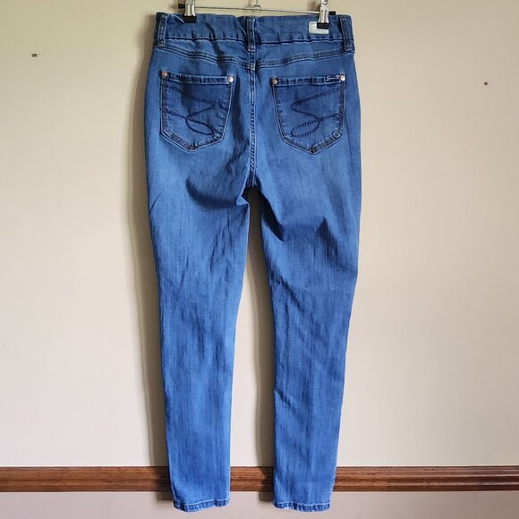 Seven7 - Womens Blue-Tummyless high Rise Skinny stretch Jeans. Size 8 - Picture 4 of 11